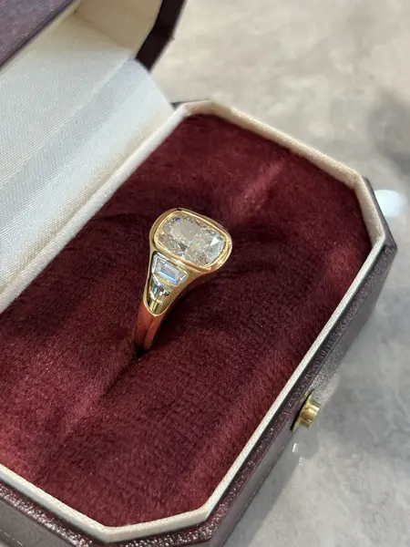 Кольцо «Овал» на массивной шинке, 2 ct